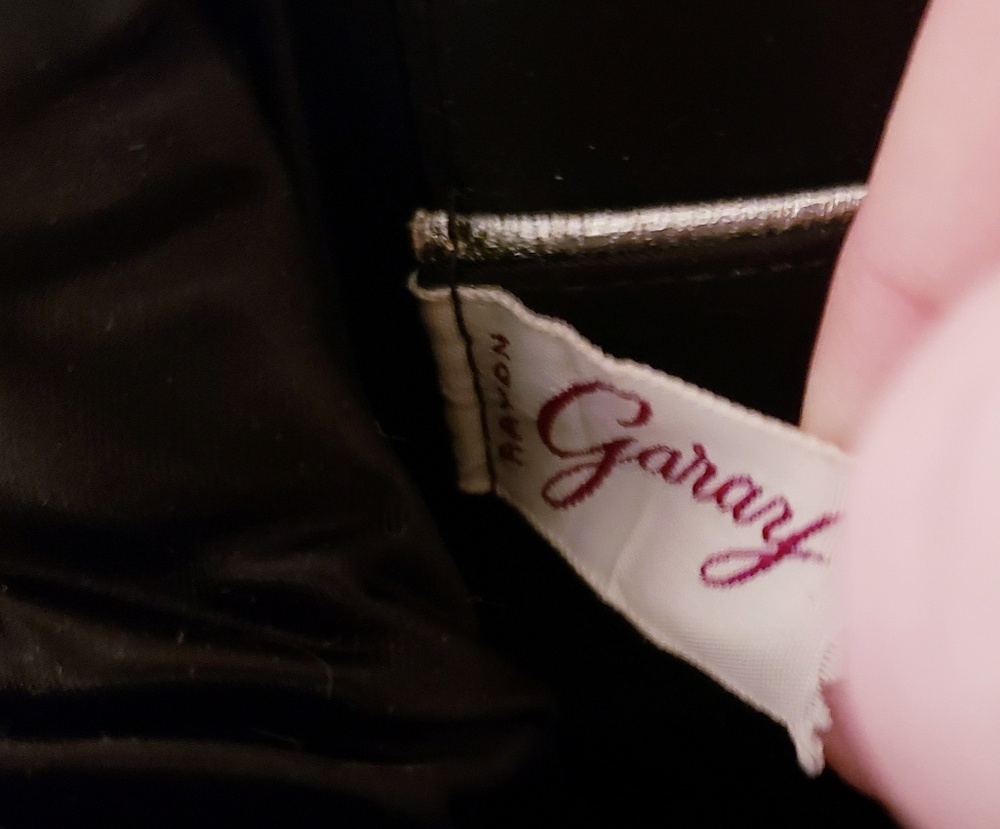 Vintage "Garay" Black Velvet 1940's Clutch - Picture 7 of 8